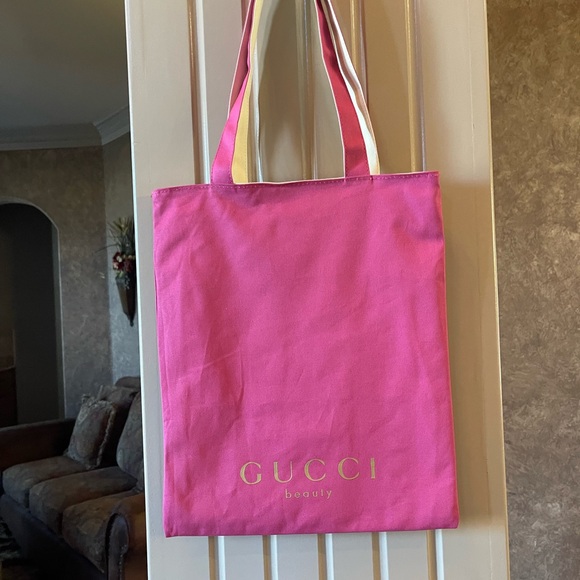 Gucci Beauty Fuchsia Revisable Tote - Picture 1 of 5